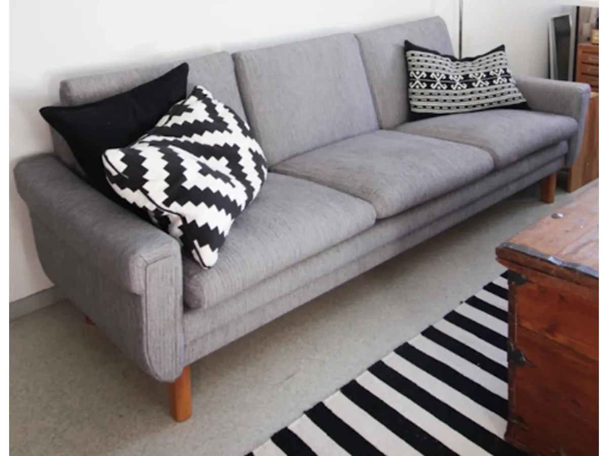 sofa á brennistøðina